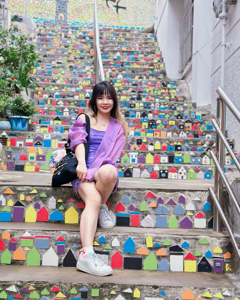 NurayACAR6's tweet photo. Colourful Busan, captured by me. https://t.co/BJsIfkcluk