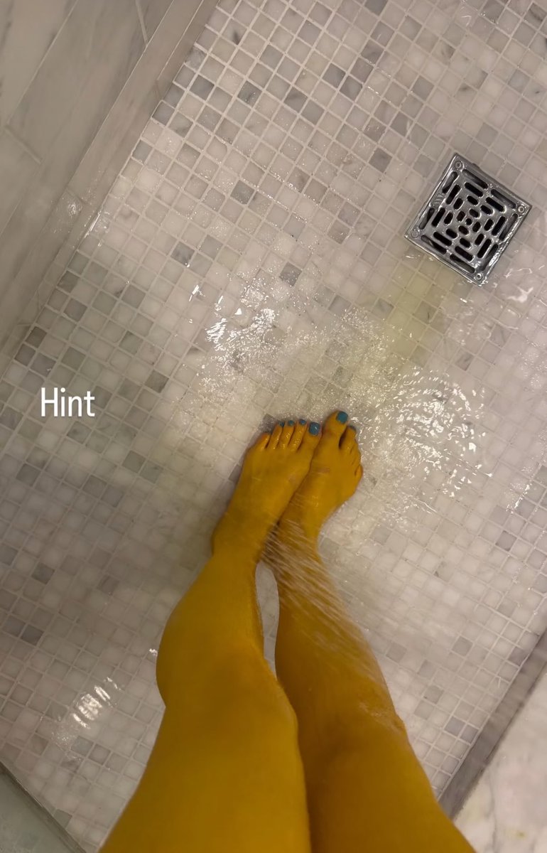 FeetCultureX's tweet photo. Eliana Kalogeras showing off The Simpsons cosplay and her blue toes via Instagram😵‍💫

“Hint” https://t.co/JMo0phjv3z