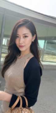 KingQN_26's tweet photo. 48歳ババアです      

 同年代～年上でメール交換してジジ友なってくれる人いませんか？！ https://t.co/sfCDB2QNGJ