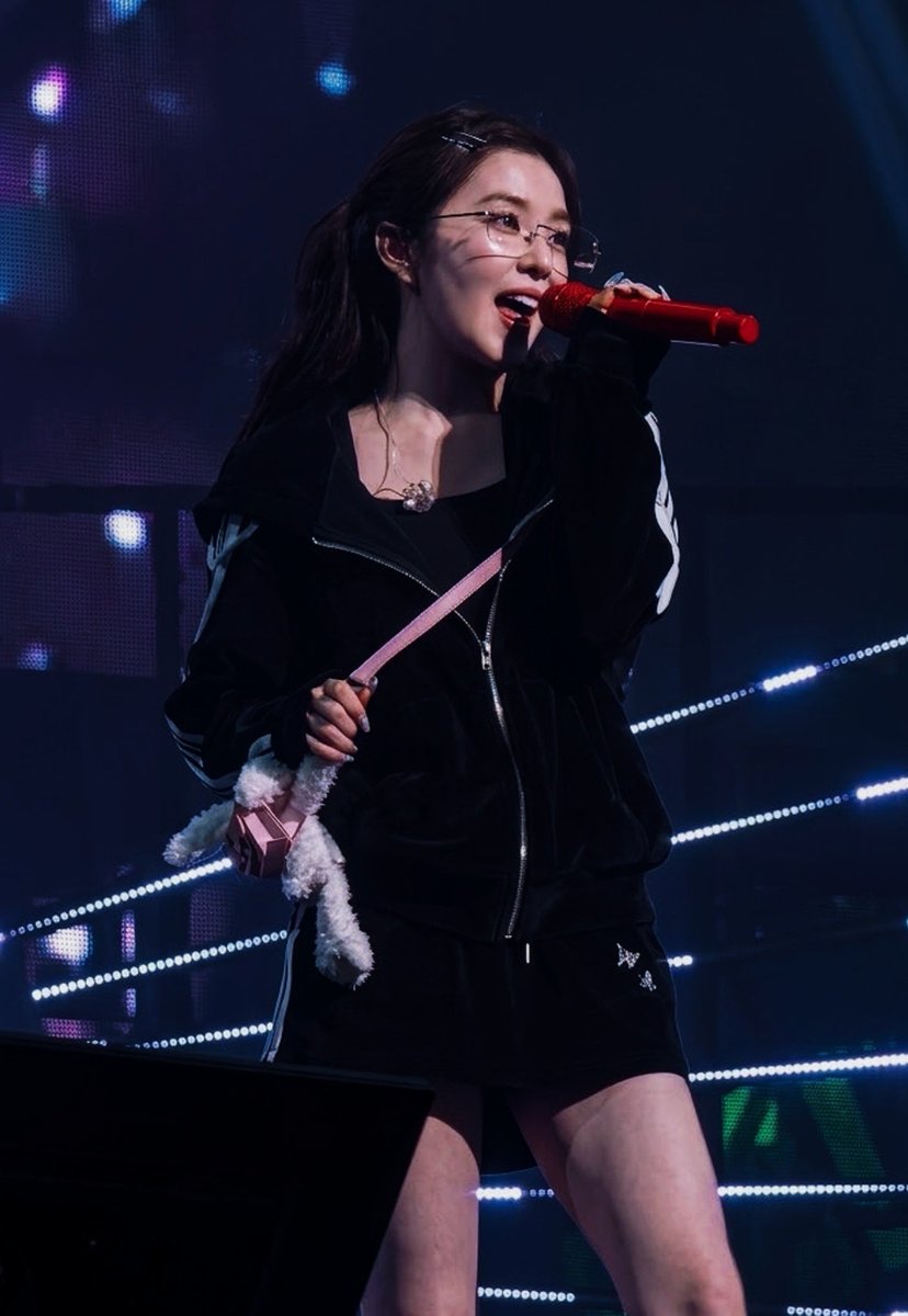 luvjenniebjh's tweet photo. คุณครูไอรีนรายงานตัว🐰🩷 

#IRENE #아이린 https://t.co/Pd9O4dlCaX