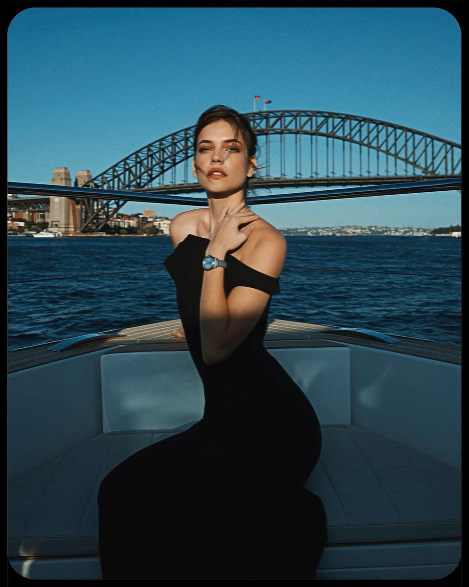 palvindailypic's tweet photo. barbara palvin in sydney https://t.co/fUEbW5FUew