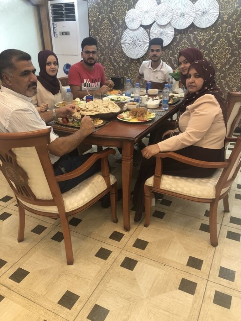BaronTrumpo2's tweet photo. If A Muslim Family Is Sitting Next To You At A Restaurant In A City, Asked You Not To Eat Bacon In Front Of Them.

Be Honest: What Would You Do? https://t.co/AIPBj9zcoo