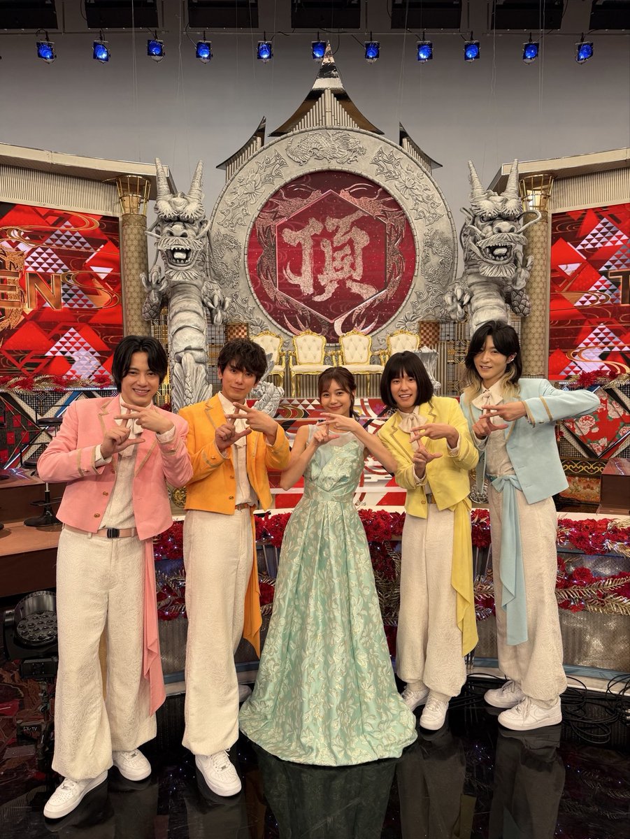 monaki_official's tweet photo. 『#TEPPEN 2026秋 歴代王者集結！芸能界ピアノ最強チーム決定戦』

#じん が初参戦させていただきました。
手に汗握るピアノバトル
素晴らしい演奏の連続でした🎹

ご視聴＆応援ありがとうございました！

アイドルチームで共にTEPPENを目指してくださった
#松井咲子 さん、#兵頭葵 さん、#杏実 さんありがとうございました！

応援のおヨネは嬉しい再会もありました💛
高校の同級生・アナウンサーチームの #杉浦みずき さんと📸

📲TVerで何度でもお楽しみください！
https://t.co/guHLGYbaQd

#モナキ