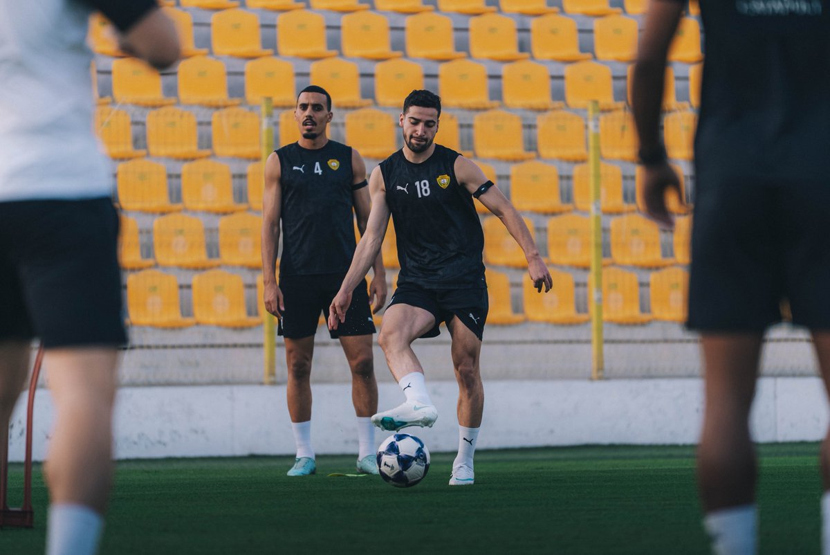 AlWaslSC's tweet photo. صور من تحضيرات الفريق 📸⚽️

🟡 #الوصل | #ALWASL https://t.co/9IyXXwG4Bt