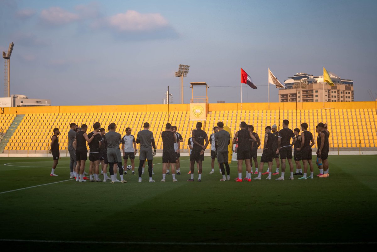 AlWaslSC's tweet photo. صور من تحضيرات الفريق 📸⚽️

🟡 #الوصل | #ALWASL https://t.co/9IyXXwG4Bt