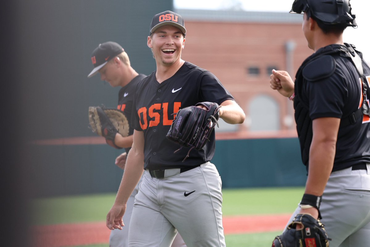 BeaverBaseball's tweet photo. Right? 😀 https://t.co/BC4VYwgkLp