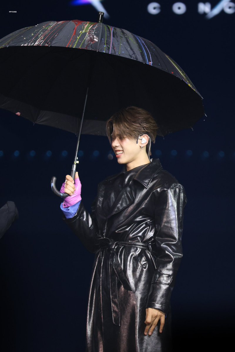 ppychee's tweet photo. 🤴🏻☂️🌧️

𓍢ִ𓈒𓏸 ꙳ @TuiChayatorn ◞♡

OUR LOVE REFLEXION
#LYKNReflexionConcertD2 
#Tuichayatorn #LYKN https://t.co/H9GjiMSjv9