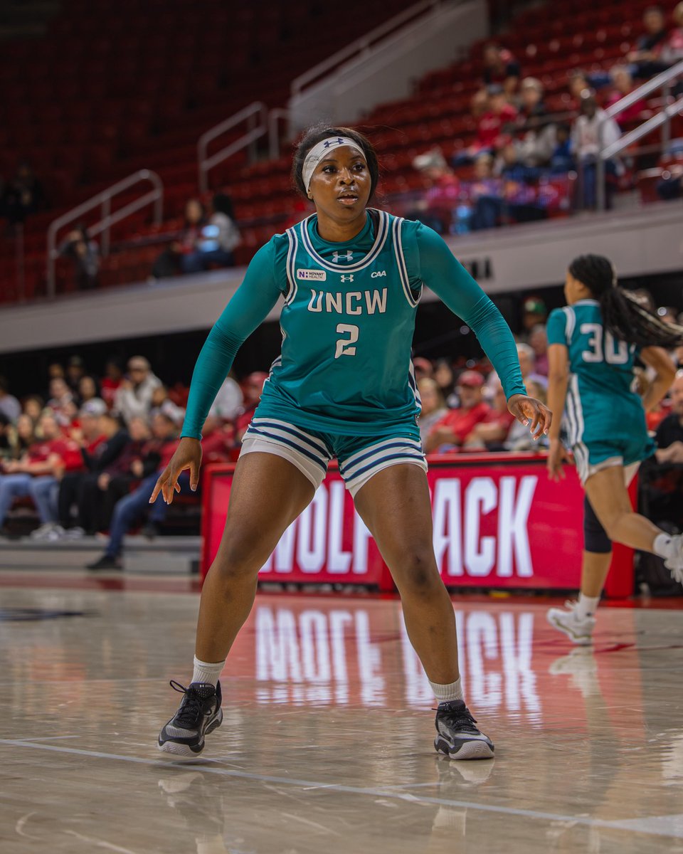 uncwwbb's tweet photo. one half in the books π
#SeahawkBasketball https://t.co/p2gkQjDuWu