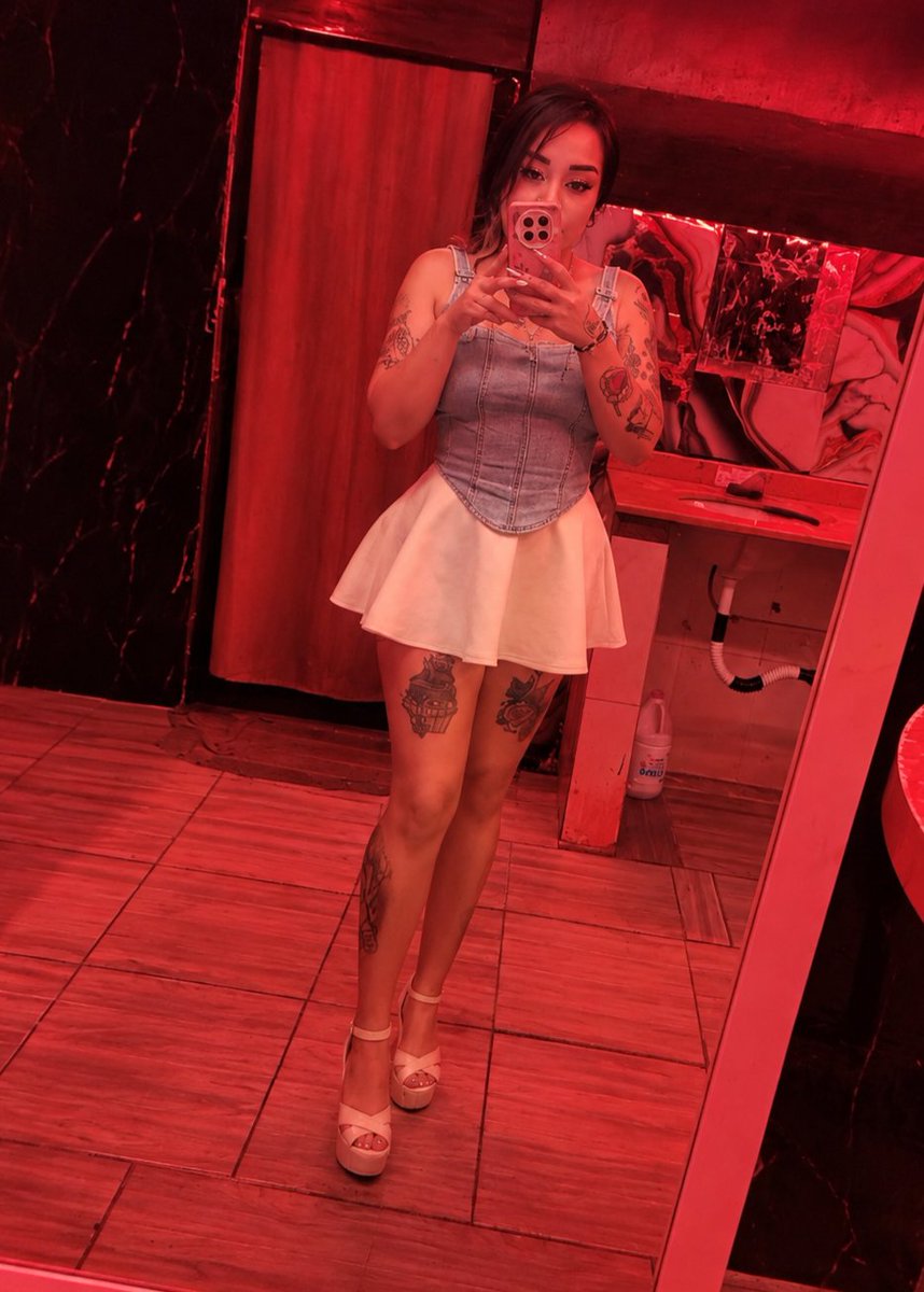 mimmiesw's tweet photo. Super nochesita ayer en @TAKISWINGER  con mi bb @parejittariica 🎀😈 https://t.co/X1PHaebduJ