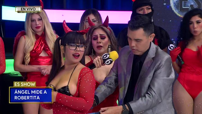 multimediostv's tweet photo. Ángel Castro mide a Robertita y pasa todo esto #EsShow
https://t.co/Nxi7Bl1lDL https://t.co/hv3KSfsfhd
