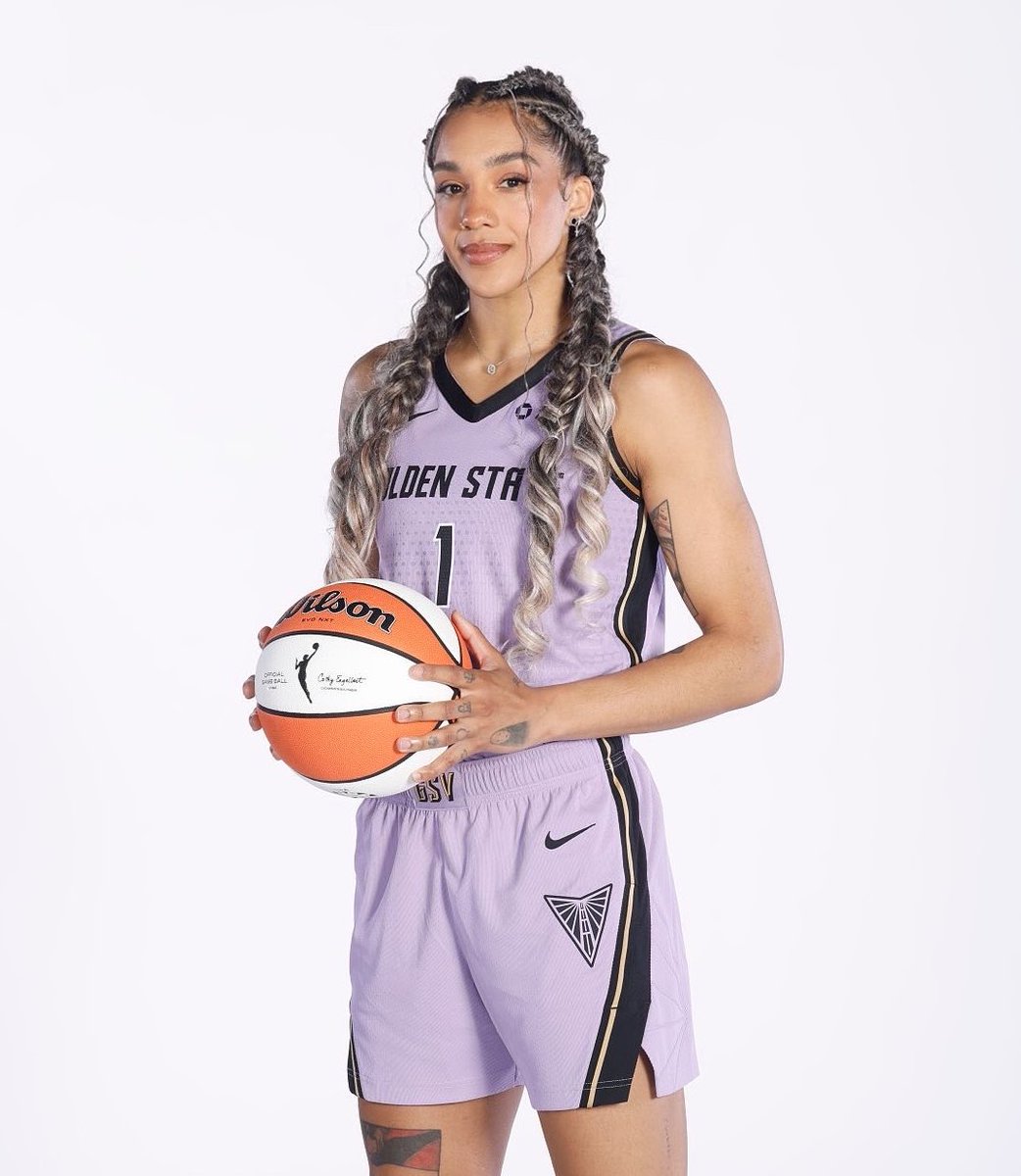 trendyhoopstars's tweet photo. Gabby Williams vs Atlanta:

17 PTS
5 RBS
3 AST
3 STL

This series is tied! 🪄 https://t.co/avI5SgjN9m