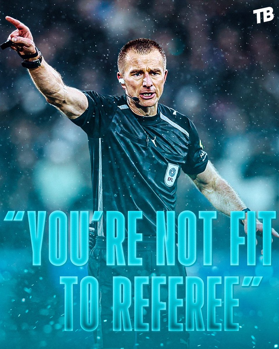 LouisGalman7's tweet photo. “𝐘𝐎𝐔’𝐑𝐄 𝐍𝐎𝐓 𝐅𝐈𝐓 𝐓𝐎 𝐑𝐄𝐅𝐄𝐑𝐄𝐄” 🎶😡

#WestHam fans were far from impressed with Micheal Salisbury’s performance today on the pitch 

The commentator said “as a neutral the ref has given Southampton 𝐄𝐕𝐄𝐑𝐘𝐓𝐇𝐈𝐍𝐆” 🫣

#WHUFC #WHU #COYI https://t.co/mdf78e3wjf