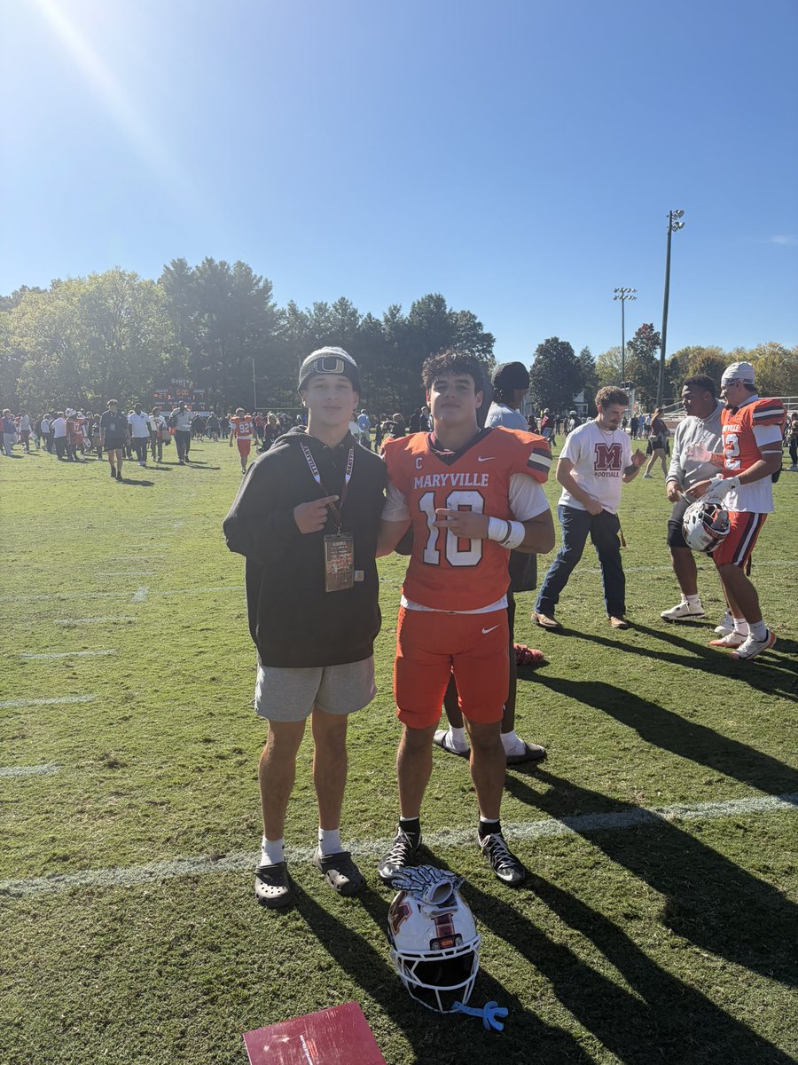 jackssmith_11's tweet photo. Got to catch up with some friends this weekend, Thank you @ConnorPylkas_FB @MCScotsFootball for the game day invite! Can’t wait to comeback! https://t.co/gip4A1JfGO