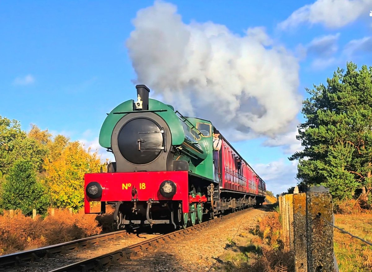 Harrod15S's tweet photo. Up early in morning because we're heading to the North Norfolk autumn steam gala tomorrow dont think we'll be getting the same westher as last year so heres Hunslet 'Austerity' WD class No.3809 (No.18) in the sunshine from last year's gala 01/11/25 #steamtrains https://t.co/Xq5ayVBFrl