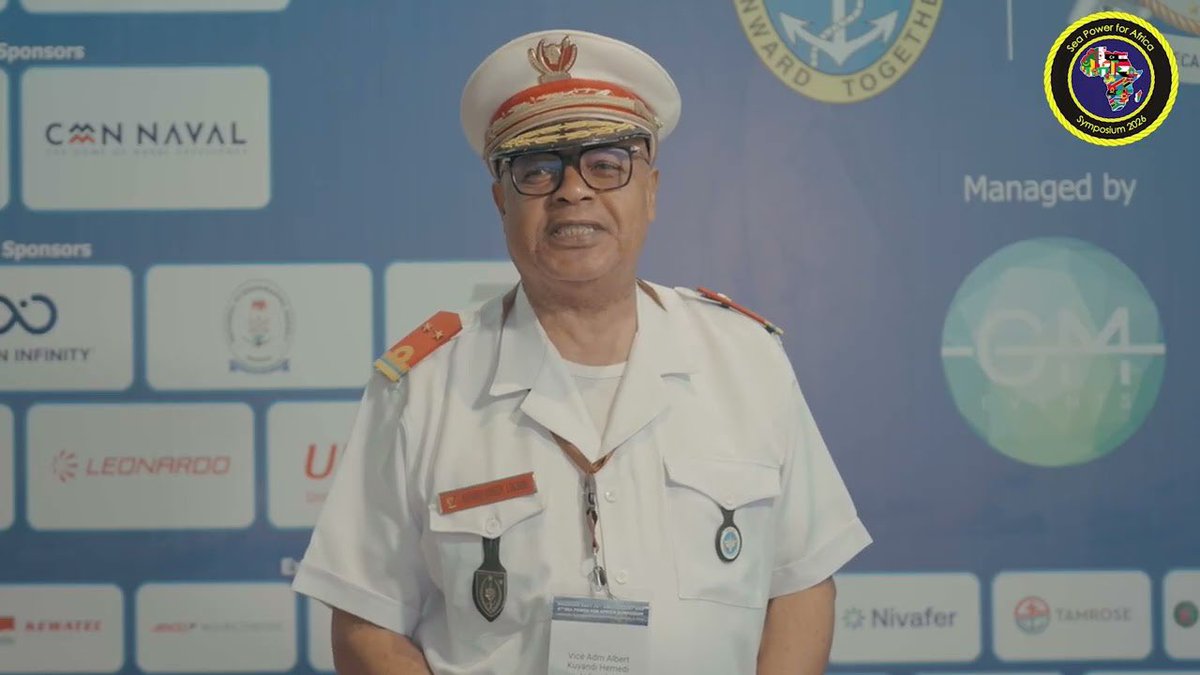 Cap_Brave's tweet photo. Mon père, le Vice-amiral Albert Kuyandi Hemedi Lukombo, Chef d’état-major de la Force navale des FARDC, est celui qui a contribué à forger le Capitaine Brave et déterminé que je suis devenu aujourd’hui. 🇨🇩⚓

Il m’a transmis des valeurs fondamentales: la loyauté, l’intégrité, l’honneur et le patriotisme. Je suis un Congolais 100 % patriote, un homme qui ne trahira jamais sa patrie pour de l’argent, encore moins au prix du sang de ses compatriotes.

Ma loyauté envers la République démocratique du Congo n’est pas à vendre. Je défends les intérêts de ma patrie avec conviction, honneur et détermination. Mon engagement est clair: servir la République avec cœur, fidélité et amour, sans jamais renier mes principes.

Le Congo avant tout. La patrie au-dessus de tout.  🇨🇩🫡

#RDC 🇨🇩 #FARDC #PatrioteCongolais #CongoAvantTout #LoyautéÀLaPatrie #Patriotisme #ForceNavale #FiertéCongolaise #DéfendreLaPatrie #ArméeCongolaise #UnPeupleUnButUneFoi #RDCMonPays #CongoÉternel #ViveLaRDC #ViralRDC #TeamRDC #PatrieOuRien 🇨🇩🫡