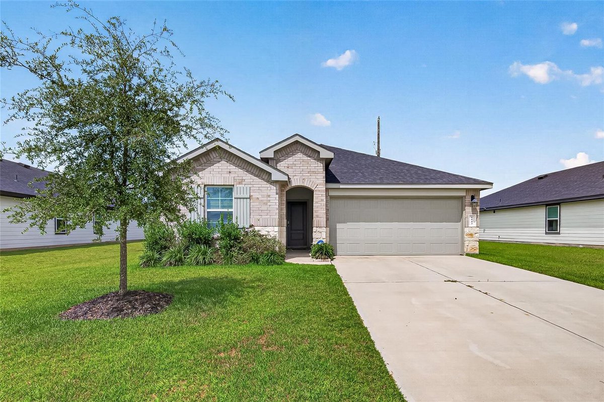mrsmartinez32's tweet photo. A home like this is tough to beat! What's your favorite part of this home?
#yourgirlrealestate #yourrealtor #helpfulagent #alwaysatyourservice #contactmetoday https://t.co/4xlGMVxYvE
