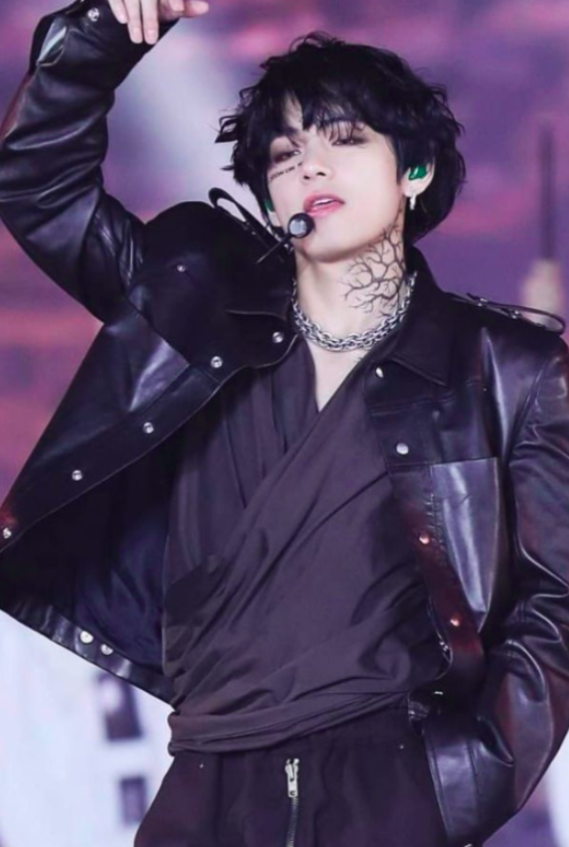AboutMusicYT's tweet photo. Taehyung of BTS performs On in 2020. https://t.co/PQaff6S3vM