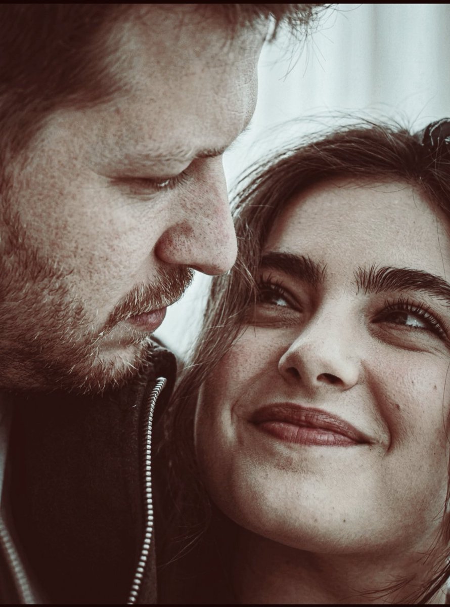 8Marieam's tweet photo. oruç ve eleninin geri plana atılması çift olarak özensiz yazılarak ekran süremizi etkileyecek şekilde başka hikayelere odaklanılmasını istemiyoruz kostüm ve saça özen gösterilmesini istiyoruz orel fazlasını değil hakkını istiyor

HepSizi BekledikOrel https://t.co/vq9SEtaNGj