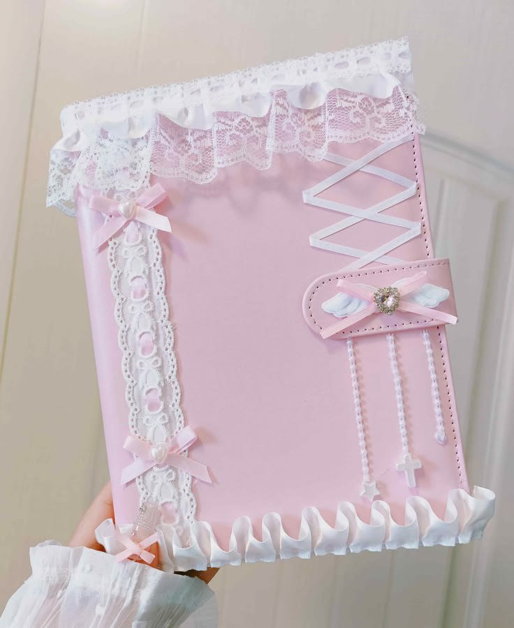 m4xin9's tweet photo. wtb lfs a5 binder

planning to collect again - sell me ur preloved preferably decorated binder jsy~

(pic for inspo) https://t.co/dJH2HTB8Ip