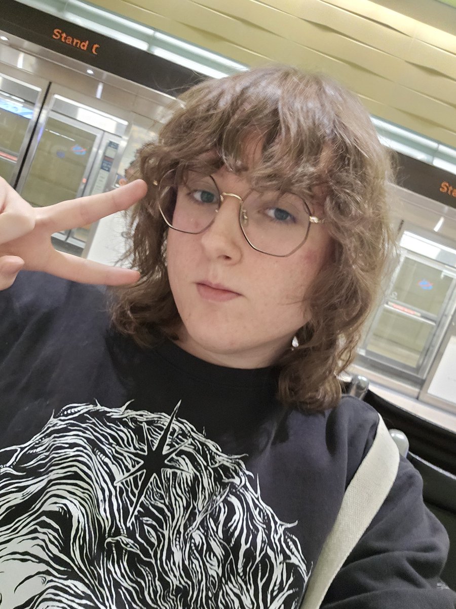 apokuna_'s tweet photo. Flying somewhere, see y'all for Twitchcon later ^-^

Till then I have important business to take care of. https://t.co/NMS09VJtCn