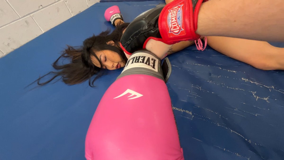 DJ_Sleepy__Boss's tweet photo. Vidcaps from the newest boxing POV with @kiara_star01 

https://t.co/4ecyf0PLnW https://t.co/fu7Wm9nszh