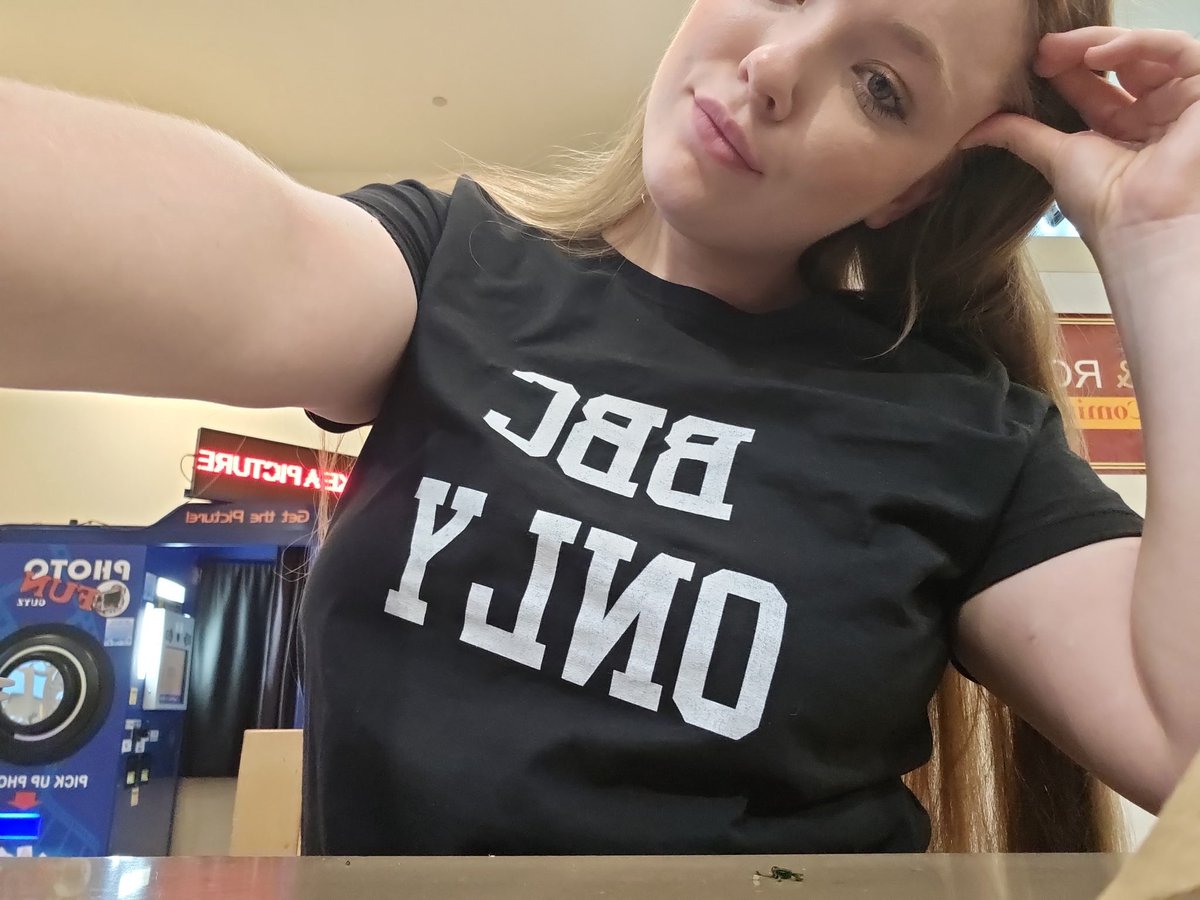 realblondiexo's tweet photo. Little mall trip today send for it cucks 💸♠️ https://t.co/WgK7qHzERV