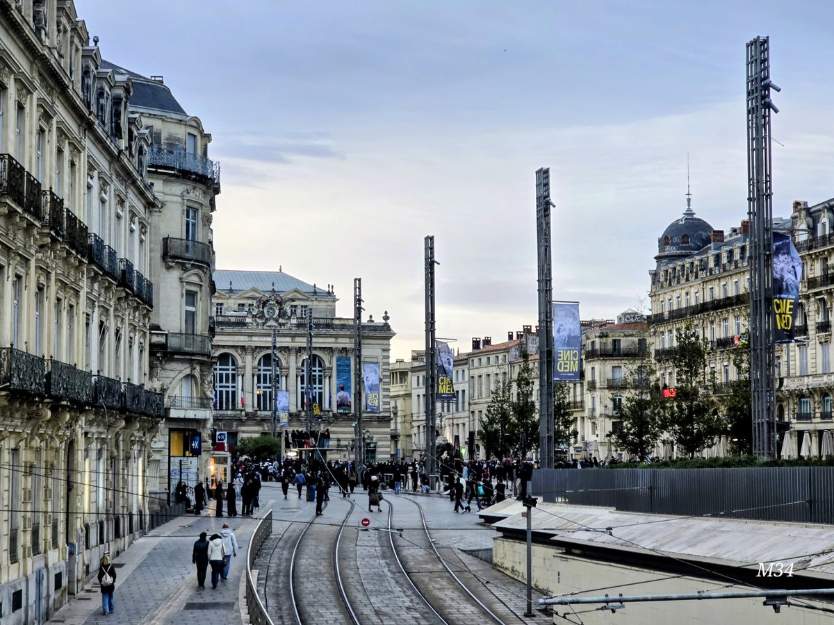 djilin34's tweet photo. Tranches de #manifestation / de vie...
Photos que j'ai prises, tout du long de la déambulation des manifestants...
Thread :
#manif24octobre #manifestation #manifestation24octobre #Montpellier #samedi #Hérault #photos #photographie #France https://t.co/8LTlU5nVcy