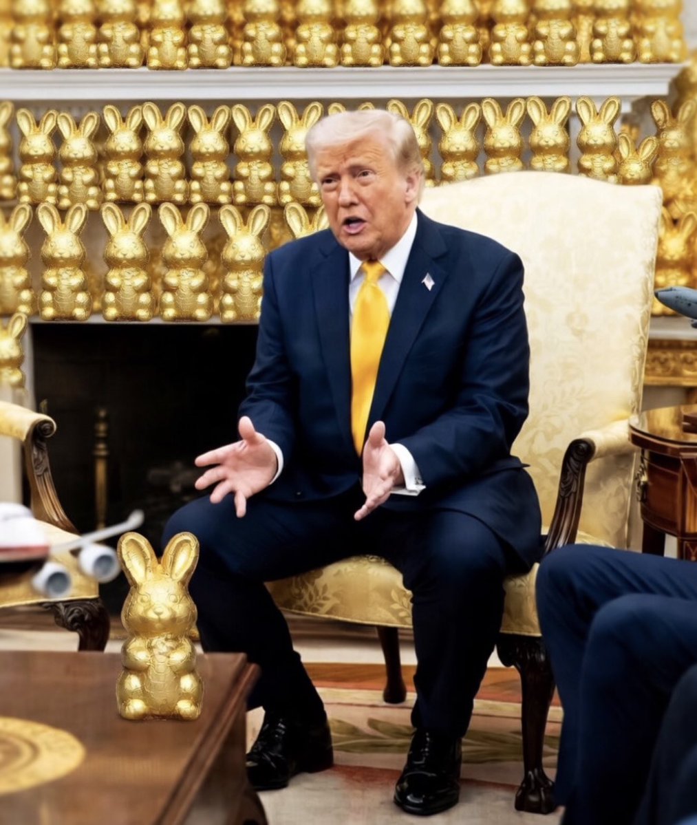 Rob184rob's tweet photo. @atrupar The next step for Trump’s makeover is for Easter: The Cadbury Oval Office.

Then the Gold House is almost complete. 

 https://t.co/rqIotF2fmM https://t.co/eVMtBAC6Cb