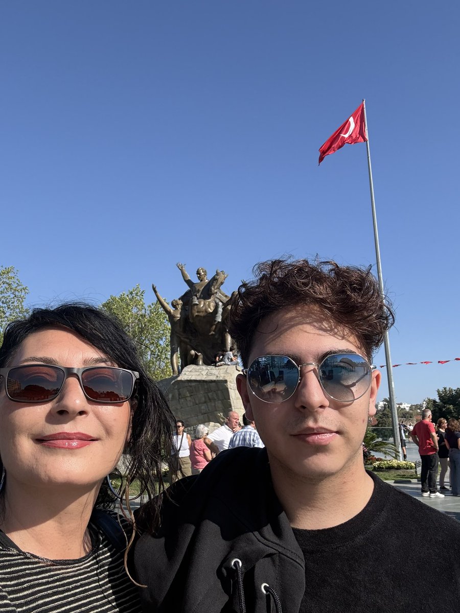 Prof_DrSimsek's tweet photo. Gazetecilerimizin yanındaydık 😎 @denizzsmsekk https://t.co/s76ZpFsQBj