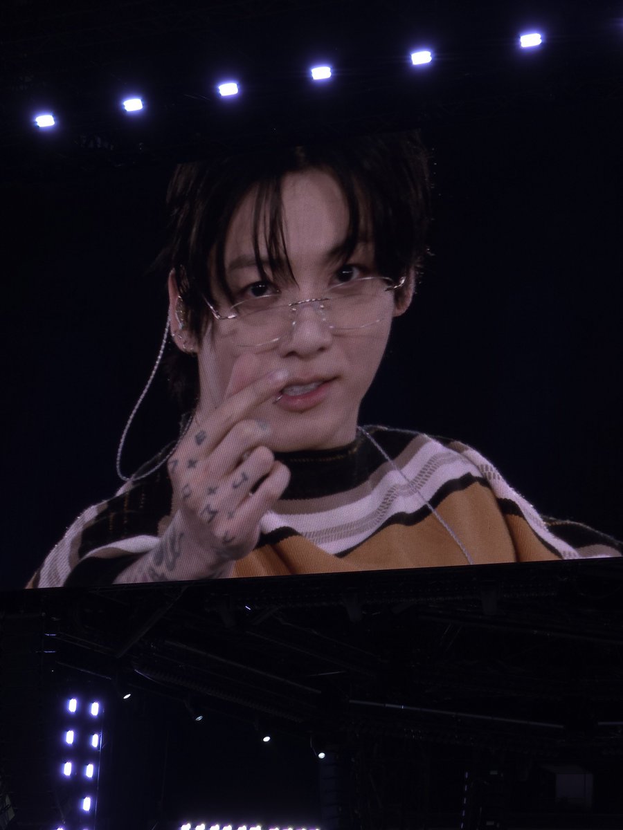 Tareapmg's tweet photo. Lo hago por cumplir pero no etiquetó por qué me da vergüenza 🥀

4 bias, ausencia de mutis https://t.co/cRxZgpKgF7