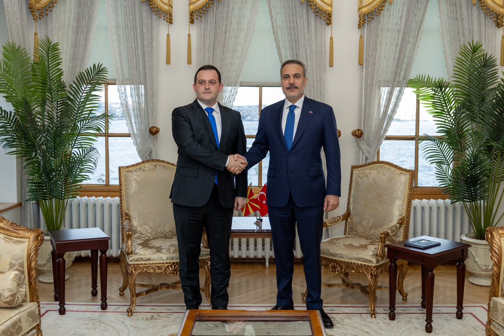TC_Disisleri's tweet photo. Bakanımız @HakanFidan, Kuzey Makedonya Devlet Bakanı ve Türk Demokratik Partisi Genel Başkanı Zülfikar Zeynula’yı İstanbul’da kabul etti. https://t.co/EseJNuiza4