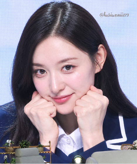 lusiwonii179's tweet photo. 10.24.26| jiwon at seoul fan meeting🦋

(photo edits by me)
#김지원 #KimJiwon #DoctorX #WonderlandInSeoul https://t.co/Y0EaVB3n49