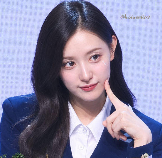 lusiwonii179's tweet photo. 10.24.26| jiwon at seoul fan meeting🦋

(photo edits by me)
#김지원 #KimJiwon #DoctorX #WonderlandInSeoul https://t.co/Y0EaVB3n49