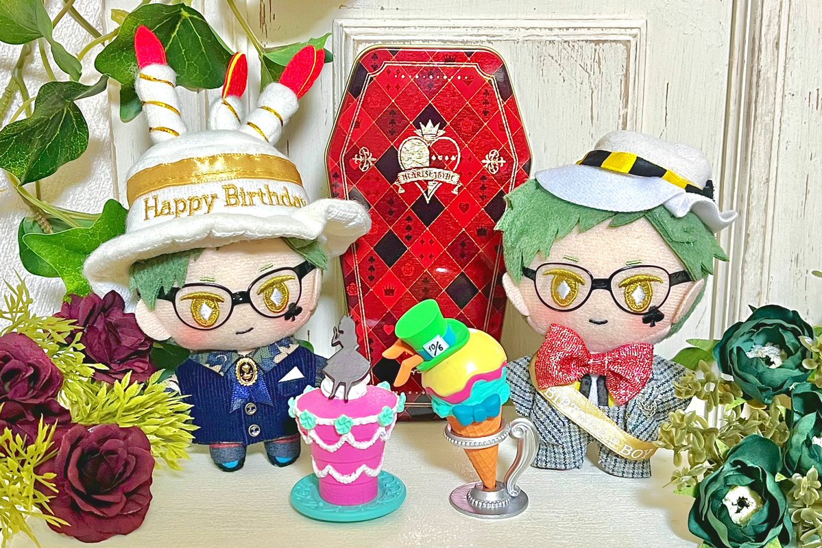 ete_02170828's tweet photo. 今年も使い回し写真で申し訳ないけど、トレイ先輩お誕生日おめでとう〜🎉🎂🥳 https://t.co/Xnbv2CBBQw