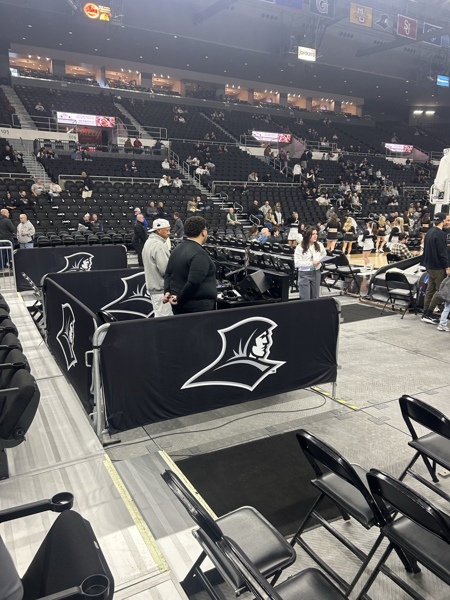 MAKTortoise's tweet photo. Please get out of the Student Section https://t.co/CLh1VpakcY