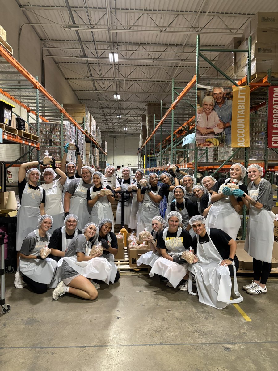 GriffonLax's tweet photo. 2,000 lbs of cereal packed ✔️ 
Community served ✔️ https://t.co/wqMcsoN1NI