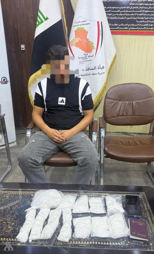 thestevennabil's tweet photo. نعم المنافذ العراقية تضبط كميات كبيرة من العملة المزورة التي تهرب من ايران الى العراق و كميات كبيرة من المخدرات مع المسافرين الايرانيين

وهذه صور رسمية حكومية لبعض هذه العمليات https://t.co/wdb4nyF2xw