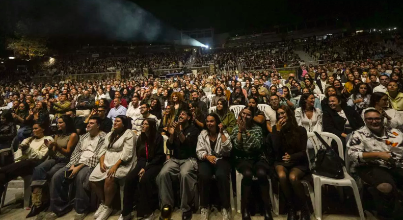 cordopolis_es's tweet photo. FOTOGALERÍA | Malú vuelve a Córdoba para reencontrarse con aquella adolescente que empezó en la música https://t.co/NsLK6WVqAF https://t.co/EUA9y2gywd