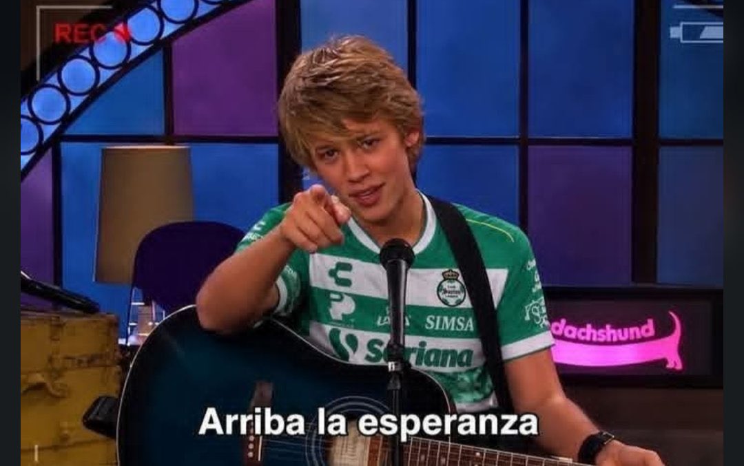 chocheman96's tweet photo. @danypunkz @GeorgeLMbtcv @elgera0404 Jajajajajaja presumen seguidores de navas(que los ganó por su trayectoria, NO en pumas)presumen vivir en 30m2, que tardan 4 horas en llegar a su jale y que viven de pedir víveres porque les caen los edificios encima 😂😂 puta que vida https://t.co/eo1q9teHhk