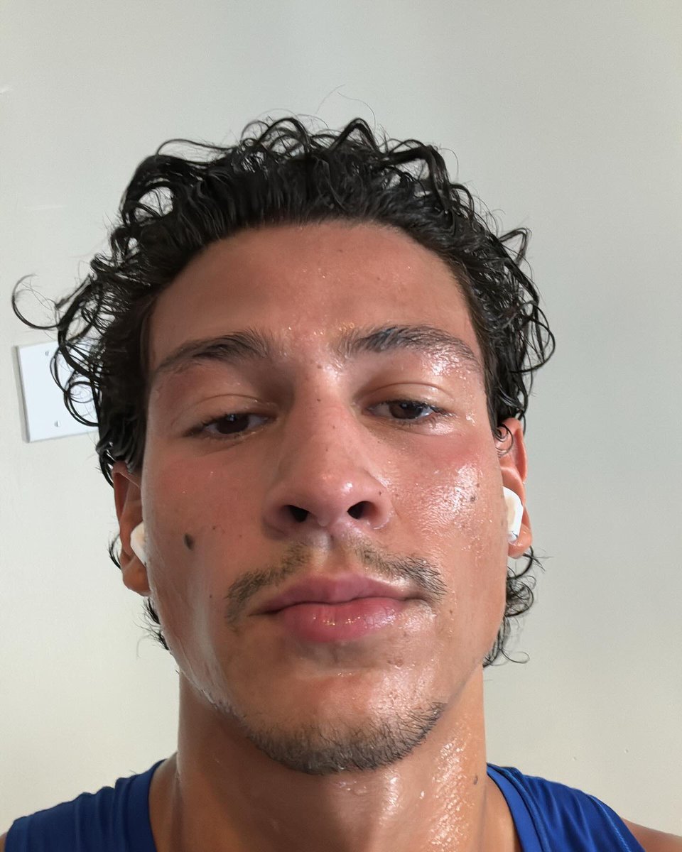 EmilioSakrayaHQ's tweet photo. Emilio Sakraya 💪🏻💙 https://t.co/HVsk6lCI87