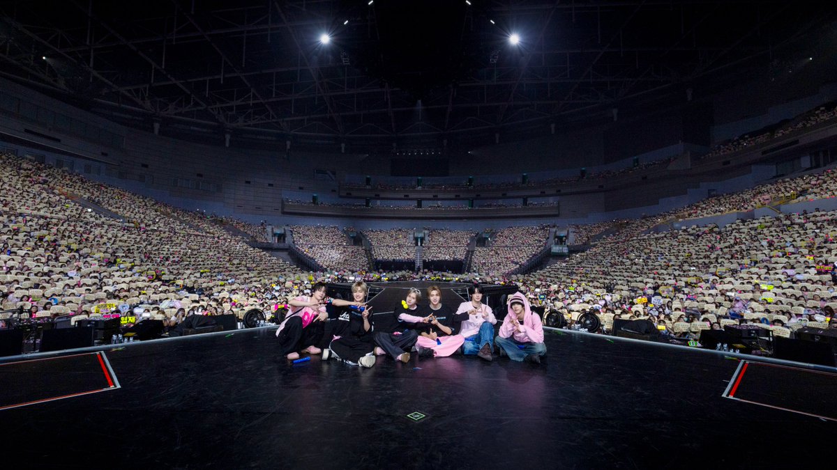 TWS_PLEDIS's tweet photo. [#TODAYWITHUS]
261024 TWS TOUR '24/7:FOR:YOU' IN KAOHSIUNG

42들과 함께라 더욱 빛났던 우리의 이야기💙
앞으로도 많은 이야기를 펼쳐나가요📘

#TWS #투어스 #247WithUs
#247FORYOU
#247FORYOU_IN_KAOHSIUNG https://t.co/dzPWpUMQb3