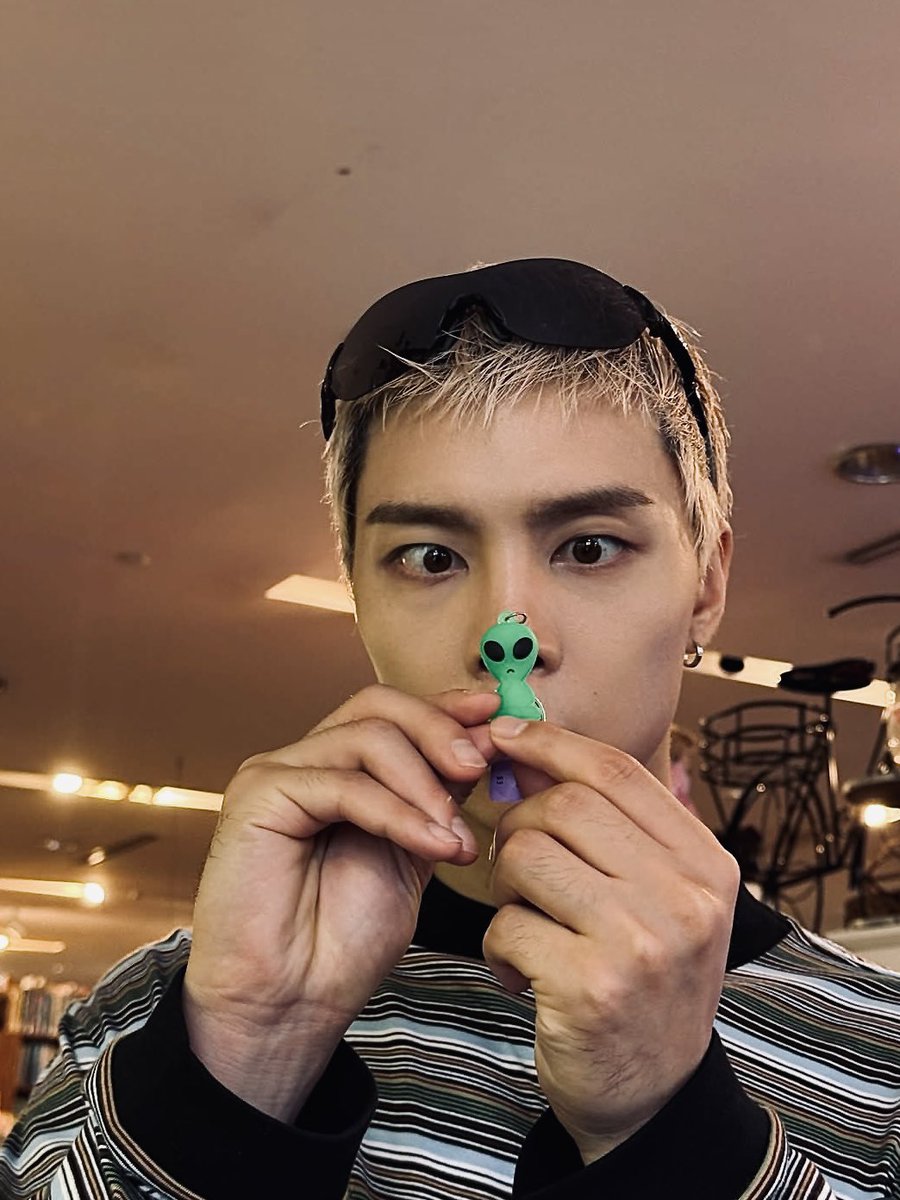 Johnny_'s tweet photo. to be honest, i've found (fake) one here. 👽 https://t.co/wfy6dpj8UR
