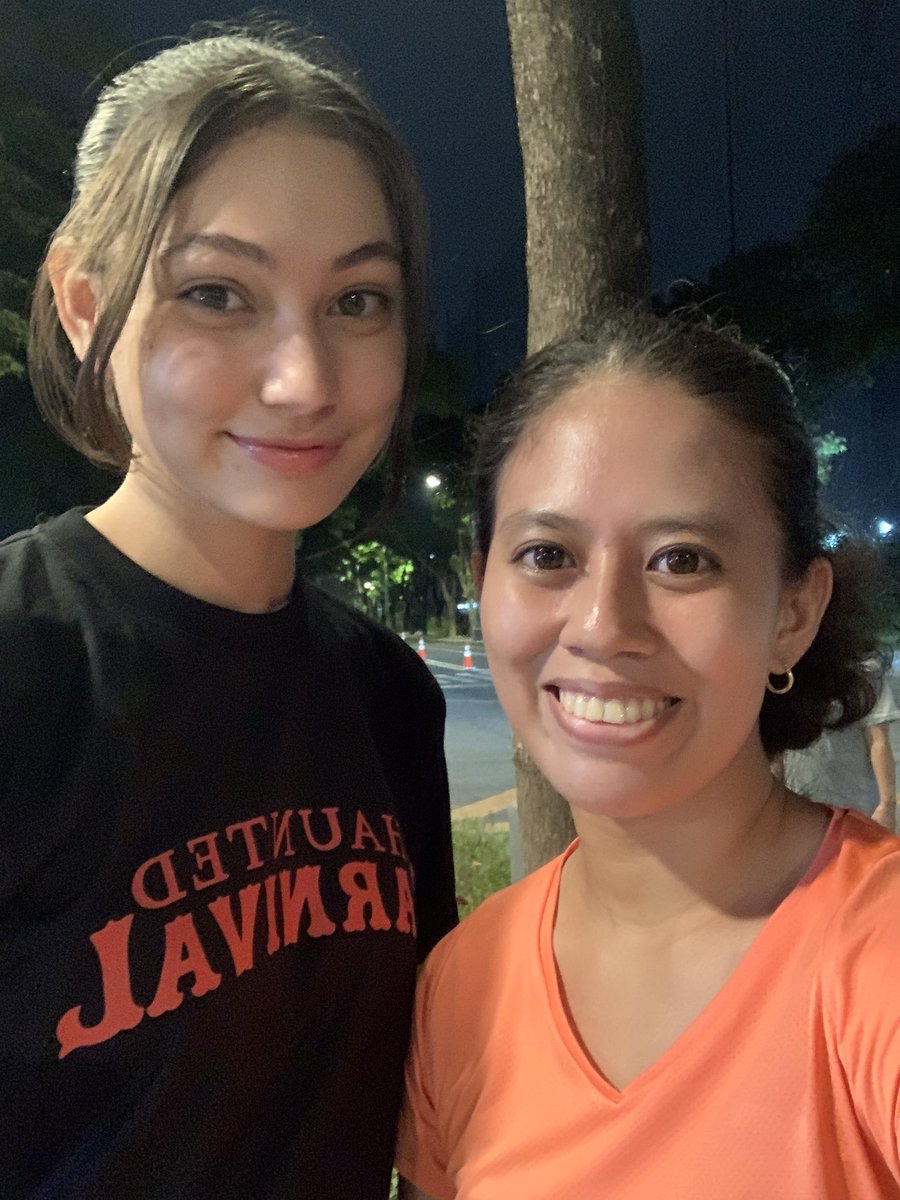 cranberriiiiies's tweet photo. Ang saya ko lang today! Saturday errands with Mama, afternoon drive from one place to another, short walk and bonus part: Charlie, my fave! Thank you so much for your time.  Nasabi ko talaga kay Charlie “Ang ganda mo, Charlie!” God bless you @ccefleming 💕🥹 #charliefleming https://t.co/jUNyMQqxoC
