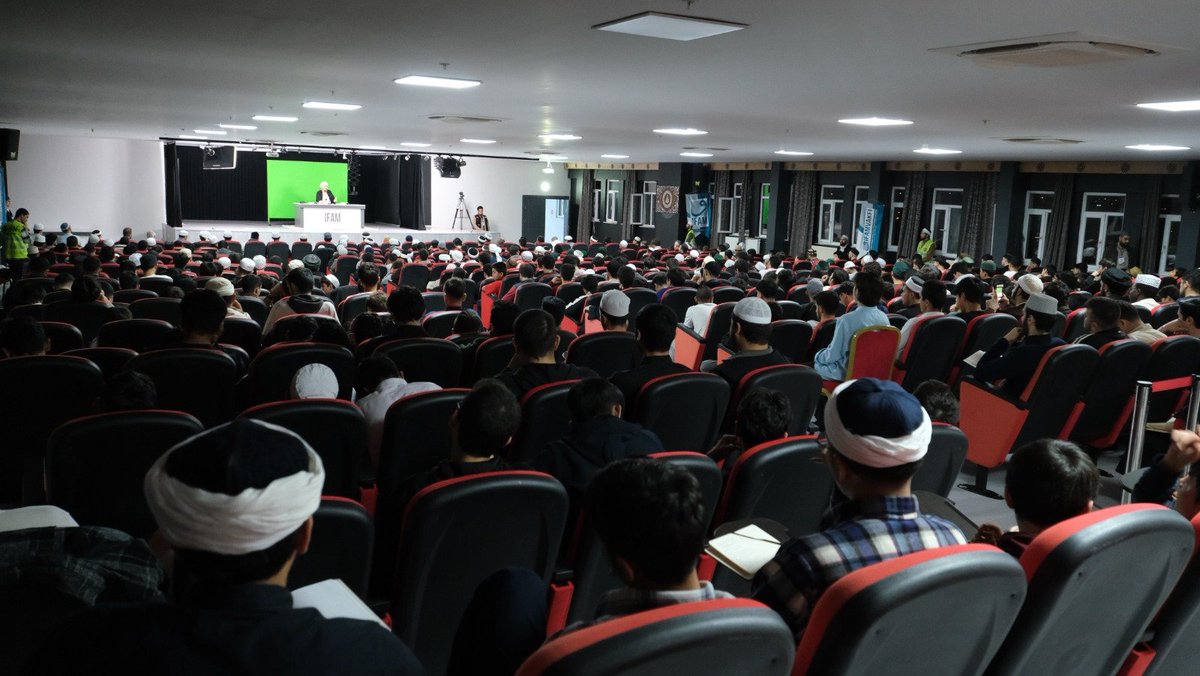 ihsanhocaresmi's tweet photo. Bütün Müslümanlara açık YouTube'a da yüklenecak haftalık hadis(çarşamba), tefsir(cuma) ve Mektubat-ı Rabbani(cumartesi) derslerimizde sırasıyla sofradan doymadan kalkmak,münafıkların tuzaklarından korunma yolları ve Allah Teala'nın en çok razı olduğu tesbihat mevzuunu konuştuk. https://t.co/JO9QBxSyWH