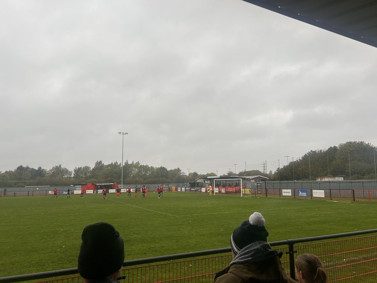 CornishAndy59's tweet photo. Fortunate that @Dunkirk_FC were playing @southwellcityfc 10 mins down the road from my mom game. Ended in a 10 goal thriller with the away team winning 6-4 after being 4-1 and 5-2 up. Great hospitality from Dunkirk too👏 https://t.co/HAvtUW0nF0