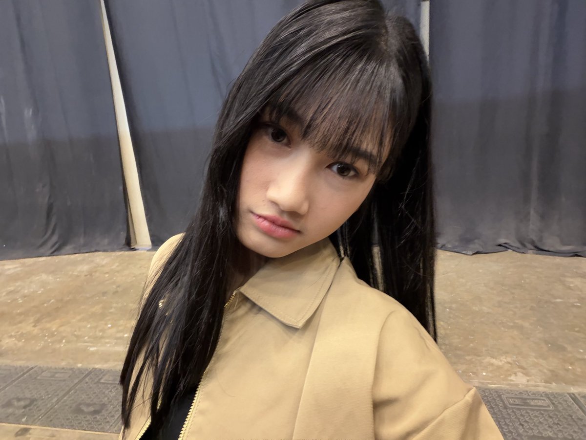 Maira_JKT48's tweet photo. Terimakasih banyak semua untuk M&amp;G harii ini 🥹🥹, Terima kasih banyak ya sudah menemaniku berproses dari dulu sampai detik ini Sayang kalian banyak-banyak! Tetap di sampingku terus, ya?💕, mohon dukungannya semua 🙏🏻💕🤍 #MaiStage https://t.co/HcIQBnAvpm