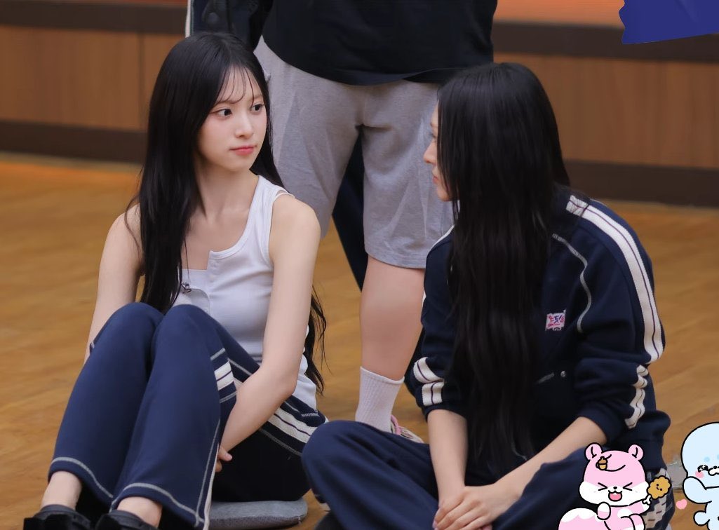 khr_hch's tweet photo. ㅁㄴㅁ 은근 이런 개그 좋아해서 라을라될듯…
그뒤로 ㅈㄱㅇ 맨날 마눌 마눌하고 다님
서방과 마누라 씨피💕 https://t.co/sVyVdG6ngt