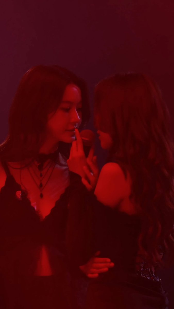 filmrachq's tweet photo. VAMPIRE YURI....

#namtanfilm #น้ำตาลฟิล์ม https://t.co/0Mo4L7kinr