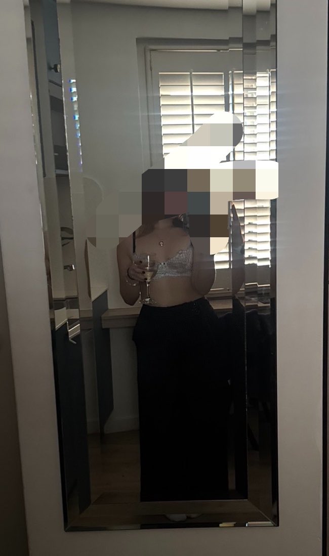 softmaisie07's tweet photo. New here, what’s everyone up to? 😋 
#of #audience #daddysgirl #ExclusiveContent #18yrs #soft #natural #lonely https://t.co/xt1N4LLhoB