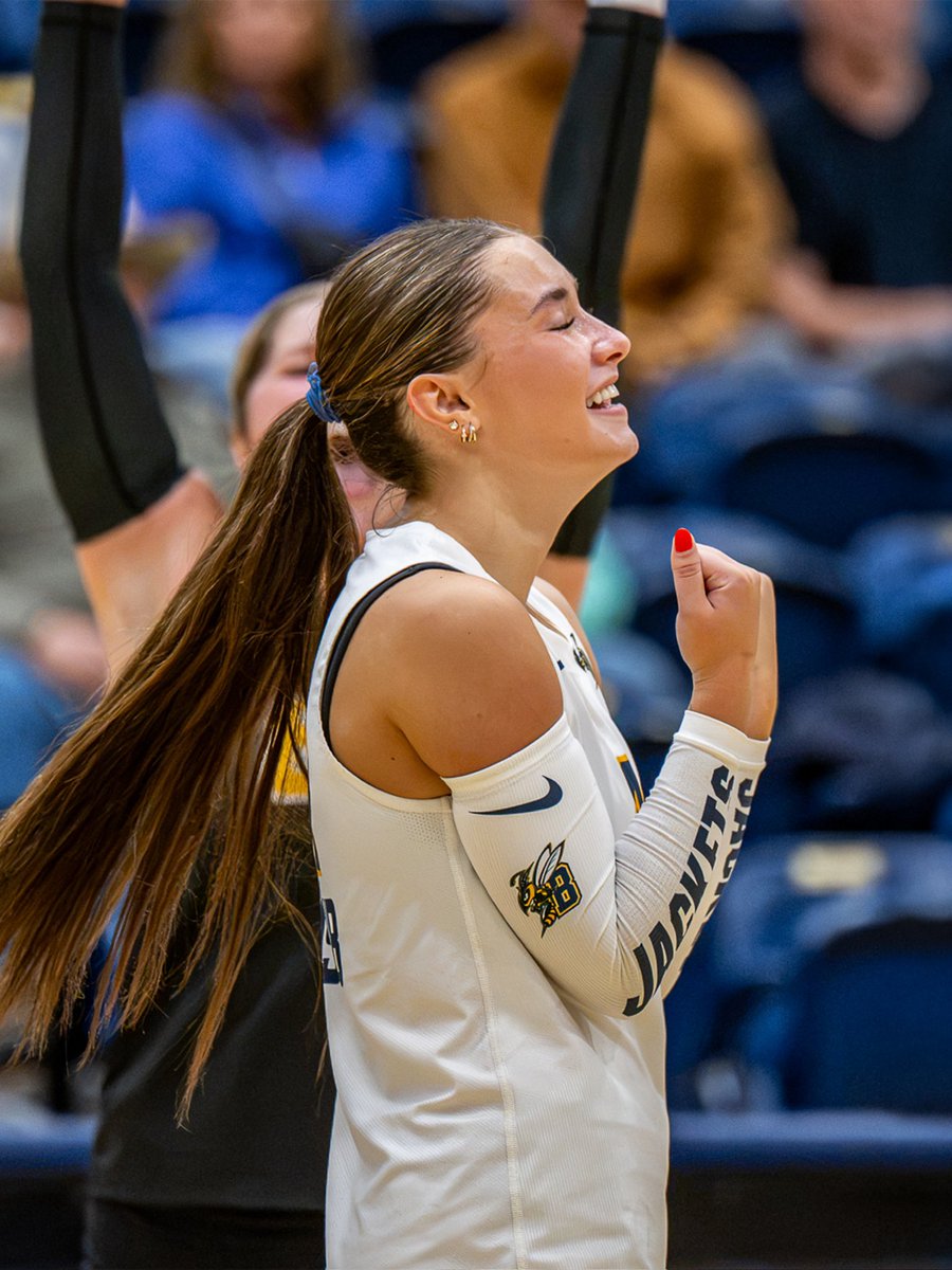 MSUBVB's tweet photo. 𝒮𝒶𝓉𝓊𝓇𝒹𝒶𝓎𝓈 𝒶𝓇𝑒 𝒻𝑜𝓇 𝒱𝒪𝐿𝐿𝐸𝒴𝐵𝒜𝐿𝐿

🆚 : RV Seattle Pacific
📍 : Billings, MT
🏟️ : Alterowitz Gym
⌚️ : 2:00 PM
📺 : https://t.co/9ePT3Q6AIm
📊 : https://t.co/yVQxAJ7oIZ

#MSUBSPORTS | #MSUBVB https://t.co/7WORPhbXn3